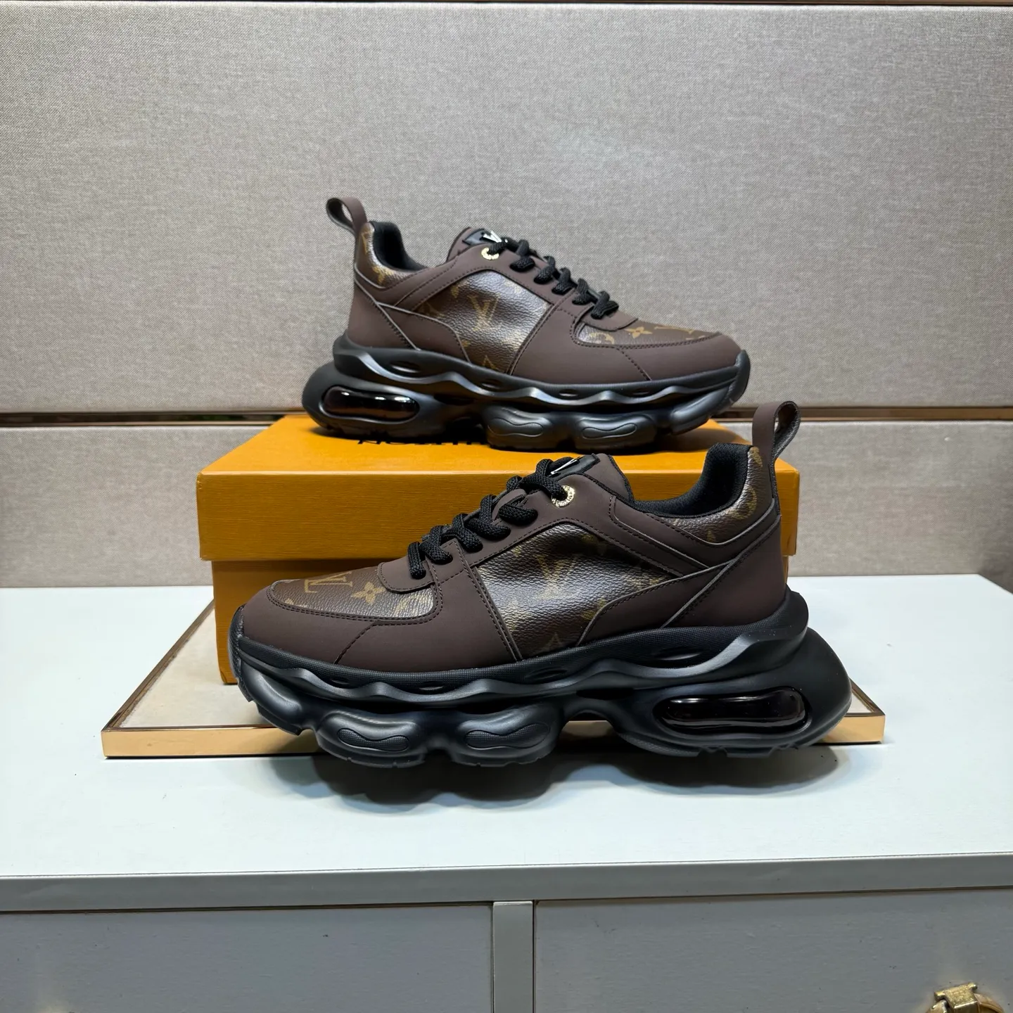 ⬛️Men's shoes 💰p462【LV～】Men's casual shoes 2025z cabinet sales simultaneously 🔶Size: 38-44 #️⃣ 🔷5 colors🔜The upper is made of multi-material splicing➕Mesh lining, comfortable and breathable, sole: original comfortable and wear-resistant outsole, ⚠️real thing📱photographed🎬real thing is better📢📢📢